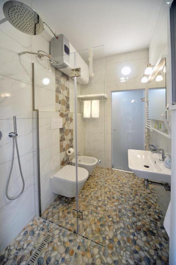 Konak Rooms L Skanderbeg Square Tirana Buitenkant foto